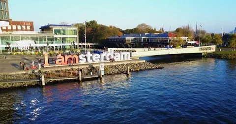 I amsterdam letters on the IJ waterfront in Amsterdam Vídeo Stock 71295829