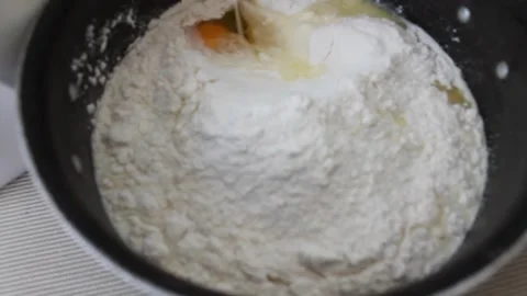 I break the eggs 動画素材 155144876