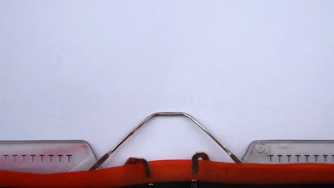 I hate it - phrase printed on an old typewriter in red letters, close up. Vídeos de archivo 126777299