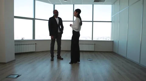 I Propose to Discuss This Issue in the Business Elsewhere Stock Footage 59791061