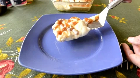 I put a piece of fig cake on a plate 動画素材 148256478