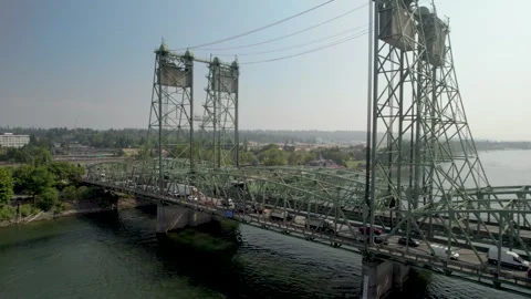 I5 Bridge Reverse Angled On Vancouver Waterfront 库存影片 250702250