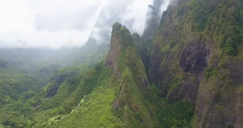 Iao Needle in Iao Valley State Park, Maui, Hawaii. Stock Footage 142174573