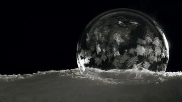 Ice ball freezing Stock Footage 85661207