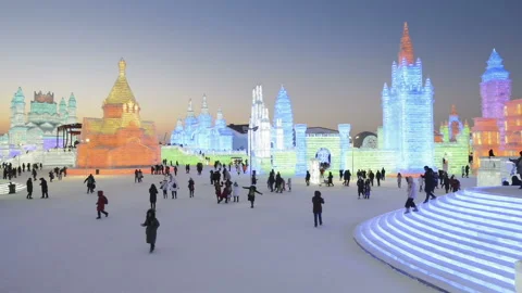 Ice building Stockbeeldmateriaal 122857436