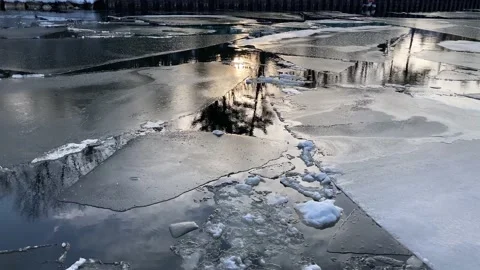 Ice Chunks Floating Down Channel 4 動画素材 232650500