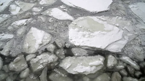 Ice chunks on river 스톡 동영상 149060742