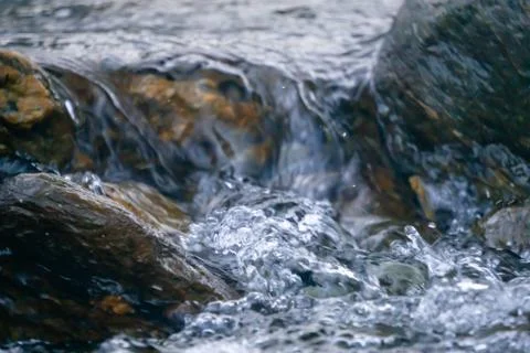 Ice-cold river during winter in Disentis Foto stock