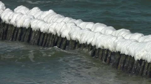 Ice-covered breakwater 動画素材 22225986