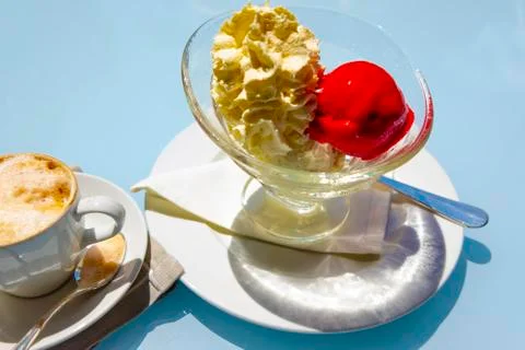 Ice Cream and Coffee Cup. Stock-Fotos