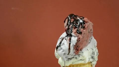 Ice cream that melts 库存影片 112758693