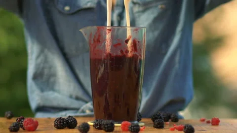 Ice cream to the smoothies Video stock 93490361