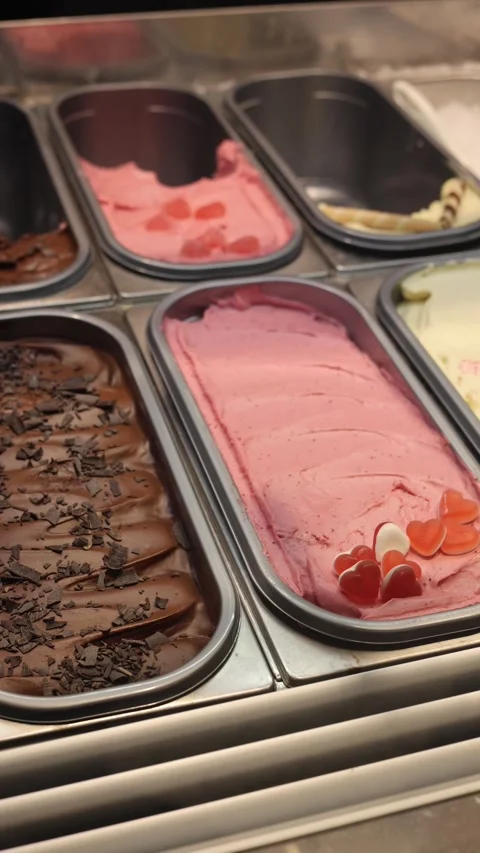 Ice cream in the store vertical video Stock Footage 285328789