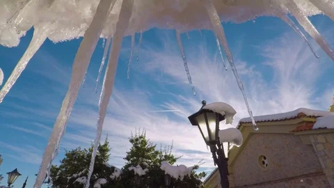 Ice crystals hanging 스톡 동영상 106335762
