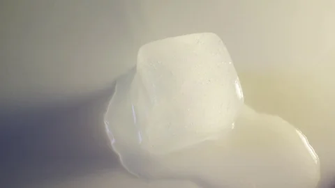 Ice cube melting Stock-Footage 75178166