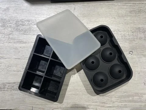 Ice Cube Molds Silicone Large Square Ice Trays with Lid for Cocktails Stock Photos