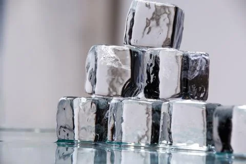 Ice cubes on table Stock-Fotos