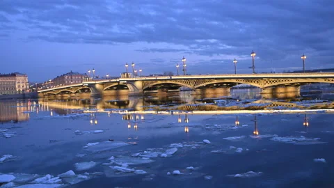 Ice drift on Neva river in evening Saint Petersburg, Russia 스톡 동영상 220650890