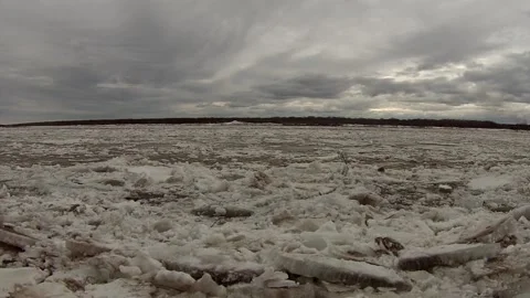 Ice drift in the spring on a large river. Stock Footage 123353190