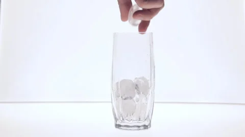 Ice in the glass Stock-Footage 62895220