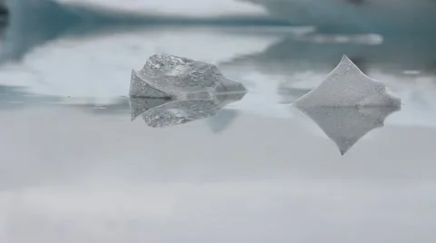 Ice on lagoon 3 Stock Footage 1003104