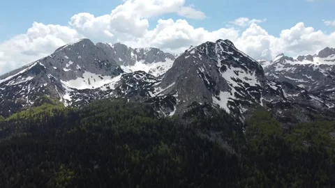 Ice mountain and cloud Video stock 273210592