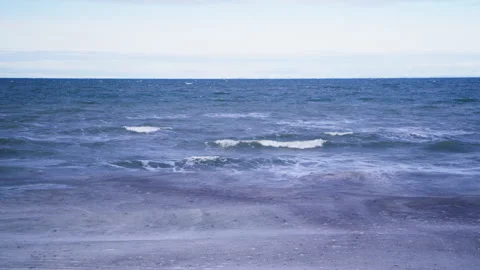 Ice ocean winter ocean river ripples shore Vidéo 258631378
