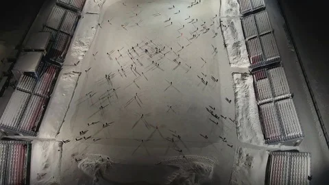 Ice rink open type, on which people skate Видео 124629735