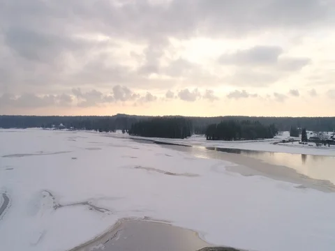 The Ice On The River 動画素材 85045142
