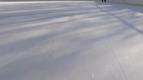 Ice Skating, skating rink. 库存影片 88751690