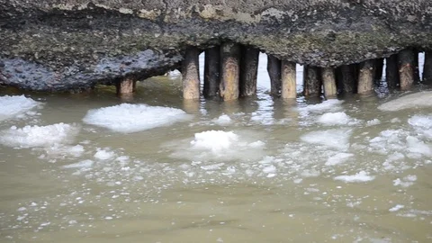 Ice under pier Video stock 102241616