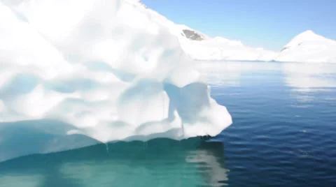 Iceberg in Antarctic ocean 스톡 동영상 33580363