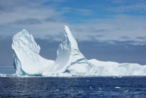 Iceberg with two vertices. Foto stock