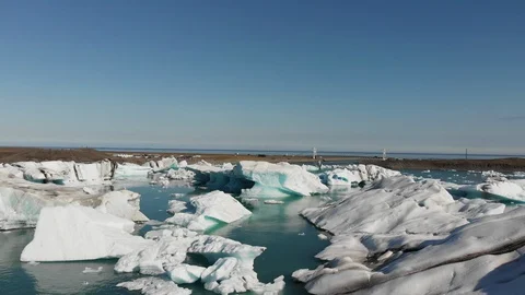 Icebergs meet Ocean 스톡 동영상 127601810