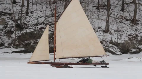 Iceboating on Tivoli Bay Stockbeeldmateriaal 48263589