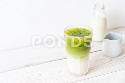Iced matcha green tea latte Stock Photos