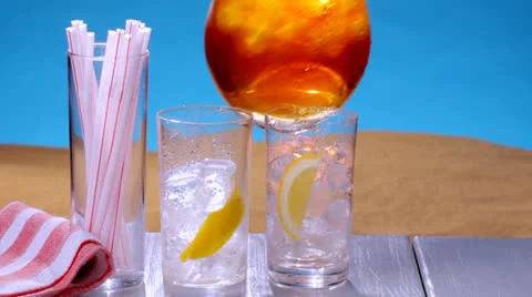 Iced tea at the beach Video stock 23727074