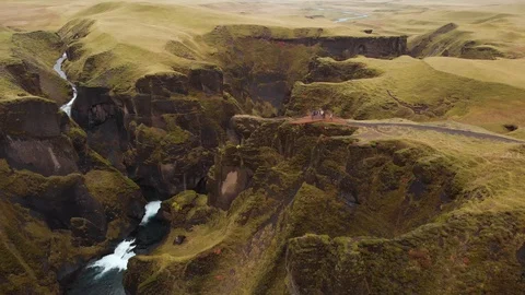Iceland canyon orbit platform LEFT 動画素材 129603090