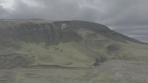 ICELAND MOUNTAIN Stock-Footage 328151421