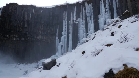 Iceland Winter View Of Lava Columns At Svartifoss Waterfalls 3 스톡 동영상 87490399