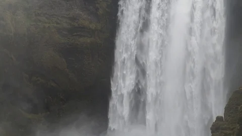 Icelandic waterfall. tilt up Vídeos de archivo 78261221