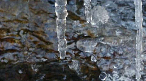 Icicles Close Up With Drips Vidéo 45968815