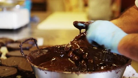 Icing a cake Stock Footage 76728923