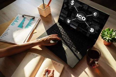 ICO - Initial coin offering. Blockchain and financial technology concept. 库存照片