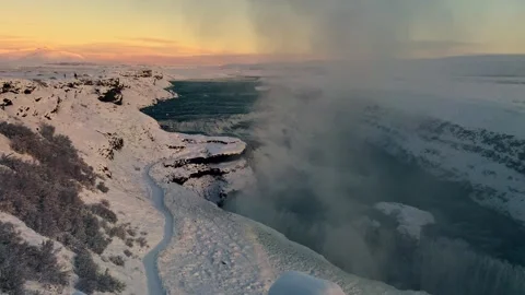 The iconic and powerful Gullfoss Waterfalls along the Golden Circle in Iceland Vídeos de archivo 335395618