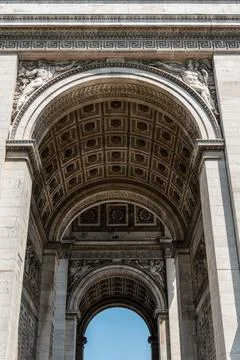Iconic Arc de Triomphe in Summer in Paris Foto stock