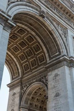 Iconic Arc de Triomphe in Summer in Paris Iconic Arc de Triomphe in Summer... Stock-Fotos