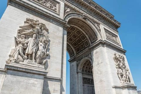 Iconic Arc de Triomphe in Summer in Paris Iconic Arc de Triomphe in Summer... Stock-Fotos