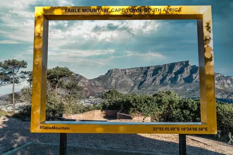 Iconic Cape Town location frame on Signal Hill, with Table mountain Stock Photos