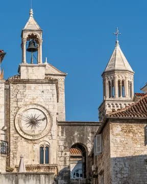 Iconic Clock Tower and bell tower of Saint Dominus Cathedral standing tall in Fotos de archivo